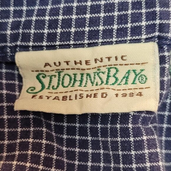 St. John's Bay Grey and White Checkered Sleeveless Shirt Women's Large - Picture 3 of 6